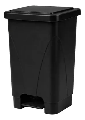 Foto do produto Lixeira com pedal preta